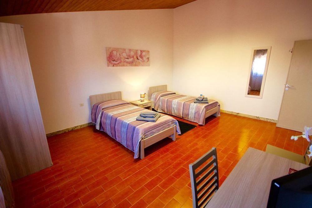 Casa Lucia Hotel Olbia Buitenkant foto